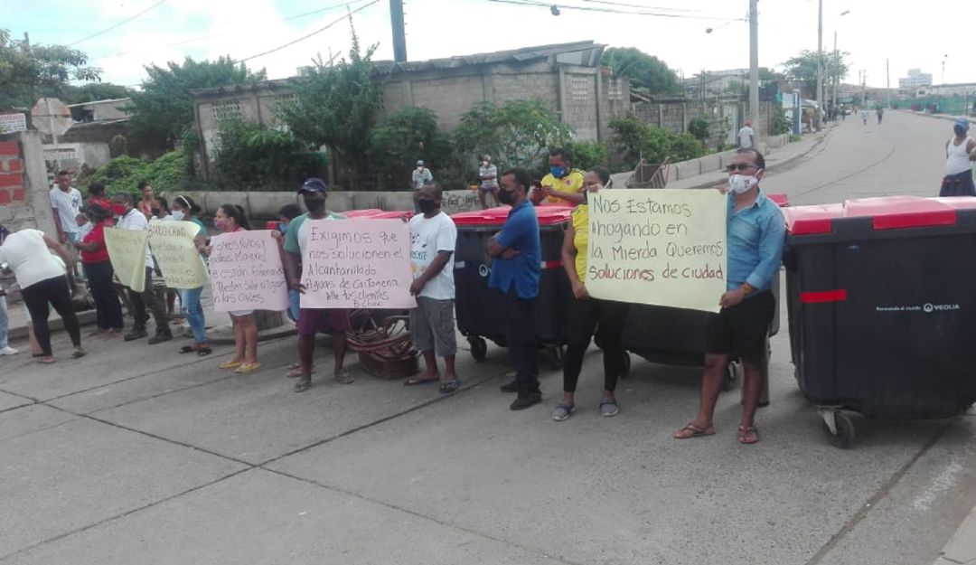 Protesta Barrio Chino en Cartagena: Habitantes del Barrio Chino en Cartagena bloquean la Avenida del Lago