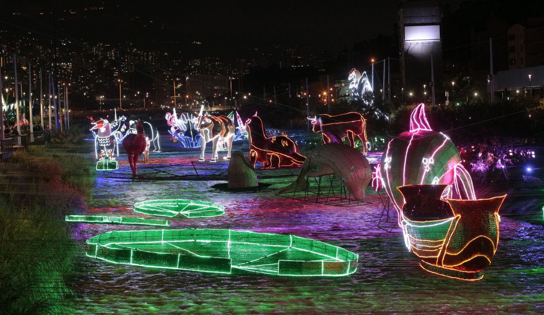 Alumbrado Navideño, Medellín, Diablo, Navidad: Desmontan alumbrado navideño de Medellín, por pico de contagios