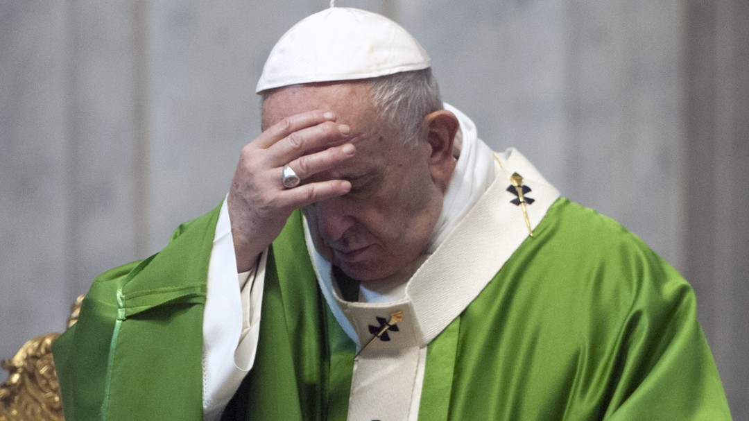 Vaticano investiga 'like' de cuenta de papa Francisco a modelo en Instagram