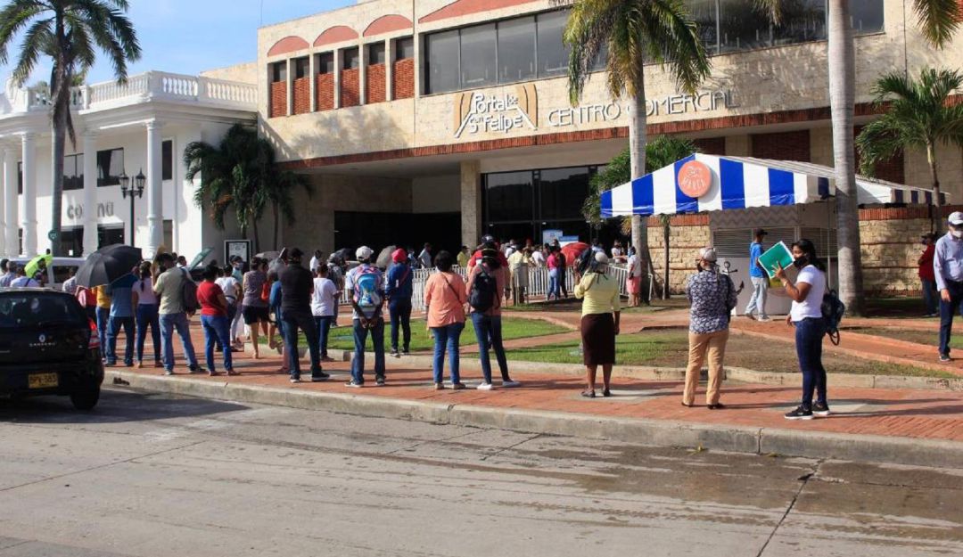 Comercio en Cartagena: En Cartagena centros comerciales reciben 95 mil personas en el día sin IVA