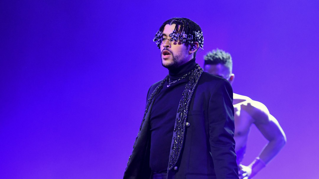 Bad Bunny tiene COVID-19 y ya se perdió una premiación presencial