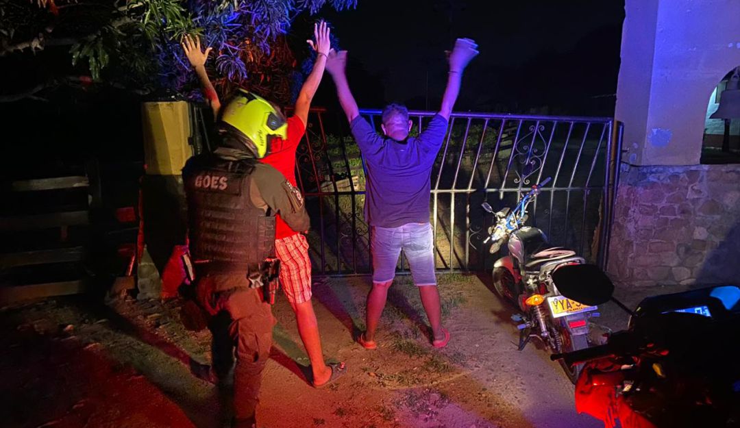 Pánico en Sabanagrande por broma de humoristas con supuestos explosivos: Pánico en Sabanagrande por broma de humoristas con supuestos explosivos
