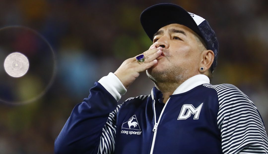Periodista llora con la muerte de Maradona: 'Pollo' Vignolo no aguantó el llanto al conocer muerte de Maradona en vivo