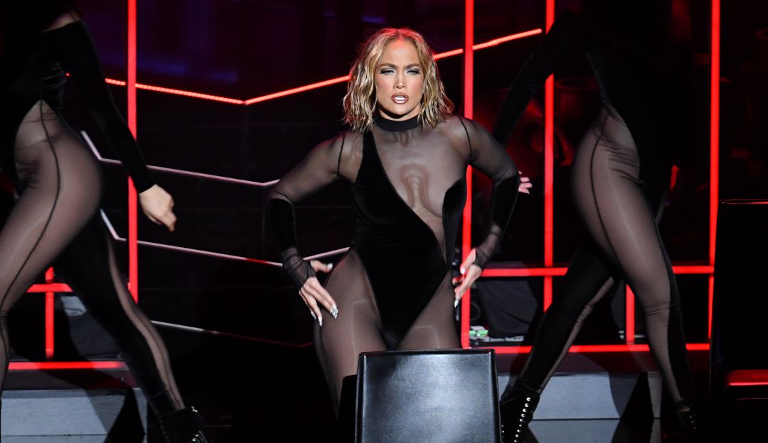 Jennifer López sorprende completamente desnuda para lanzar nueva canción