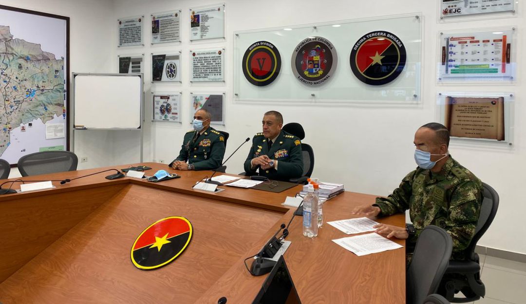 Aportes verdad: Ejército entregó a la Comisión de la Verdad informes sobre paramilitarismo