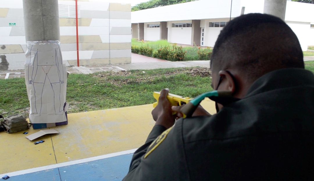 Policías de Cartagena pistola Taser: Policías de Cartagena, entrenados en procedimientos con pistola Taser