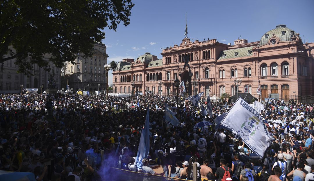Diego Maradona Argentina Contagios Coronavirus: MinSalud argentino reconoce riesgo epidemiológico tras velorio de Maradona