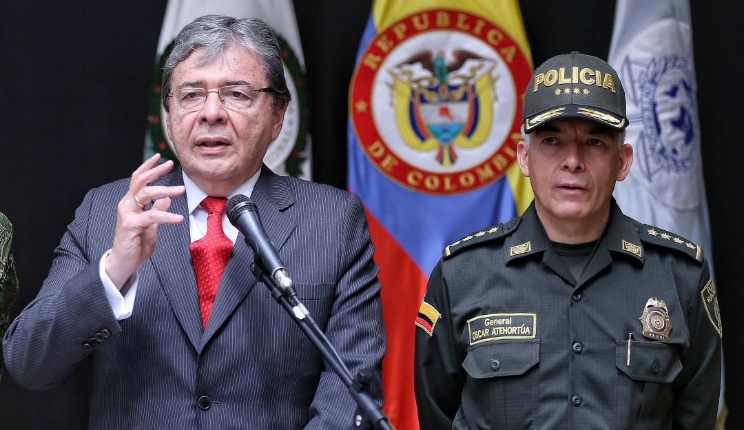 Pese a investigaciones, general Atehortúa se queda en la Policía
