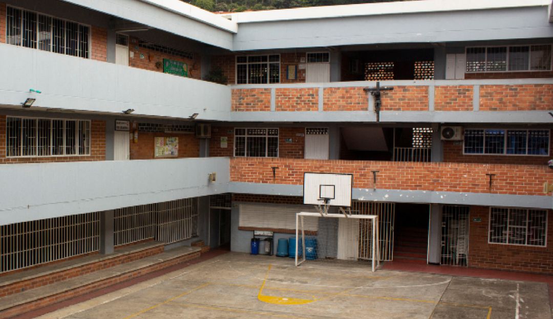 Colegio no afectó presunción de inocencia a señalado de pedir fotos íntimas