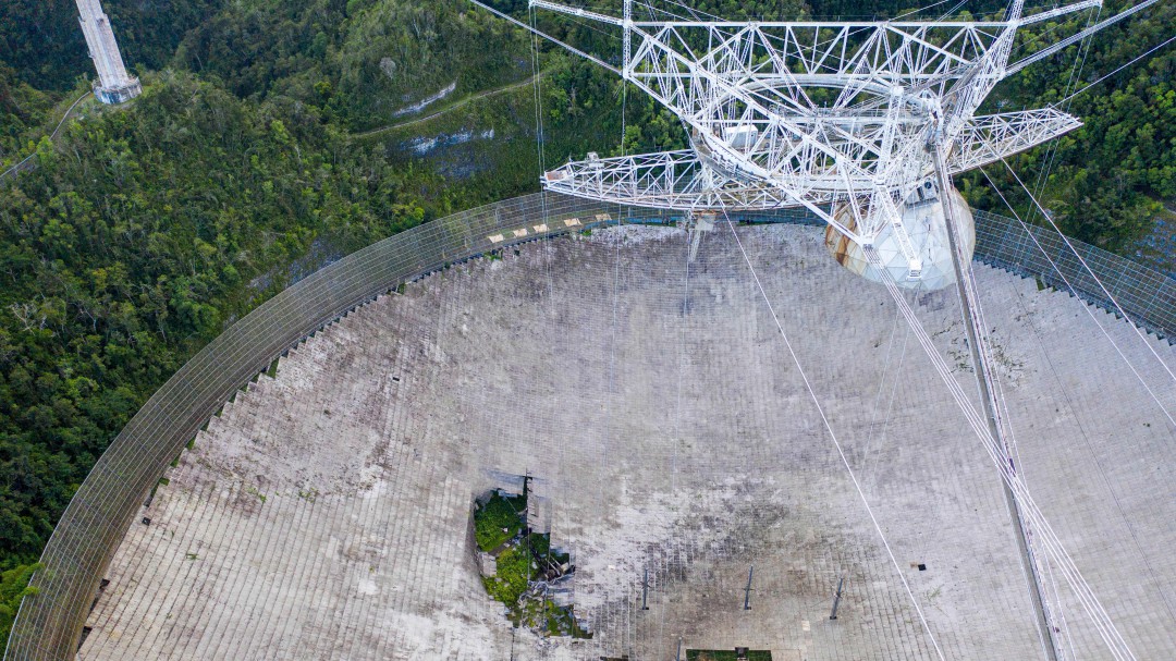 ¿Qué le pasó al radiotelescopio de Arecibo?
