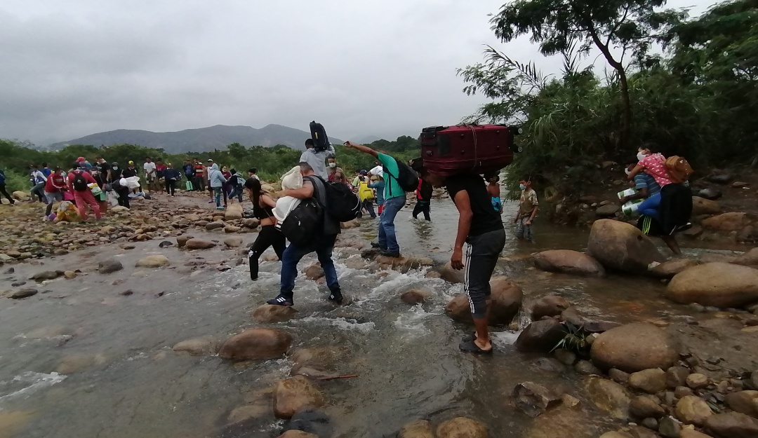 Habitantes de vecino país busquen los pasos ilegales para llegar a Colombia: En Cúcuta denuncian paso masivo de venezolanos por trochas