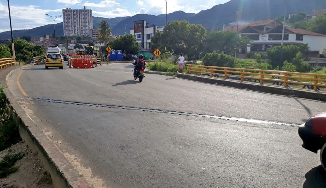 Bucaramanga cierre vía Idesan El Poblado: Comenzó cierre de vía de acceso al Poblado