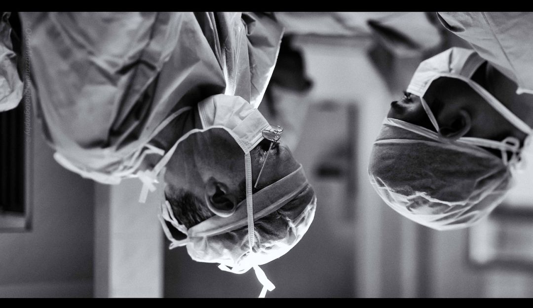 Sector de salud: El mundo está al revés: campaña por el respeto a los médicos en Colombia
