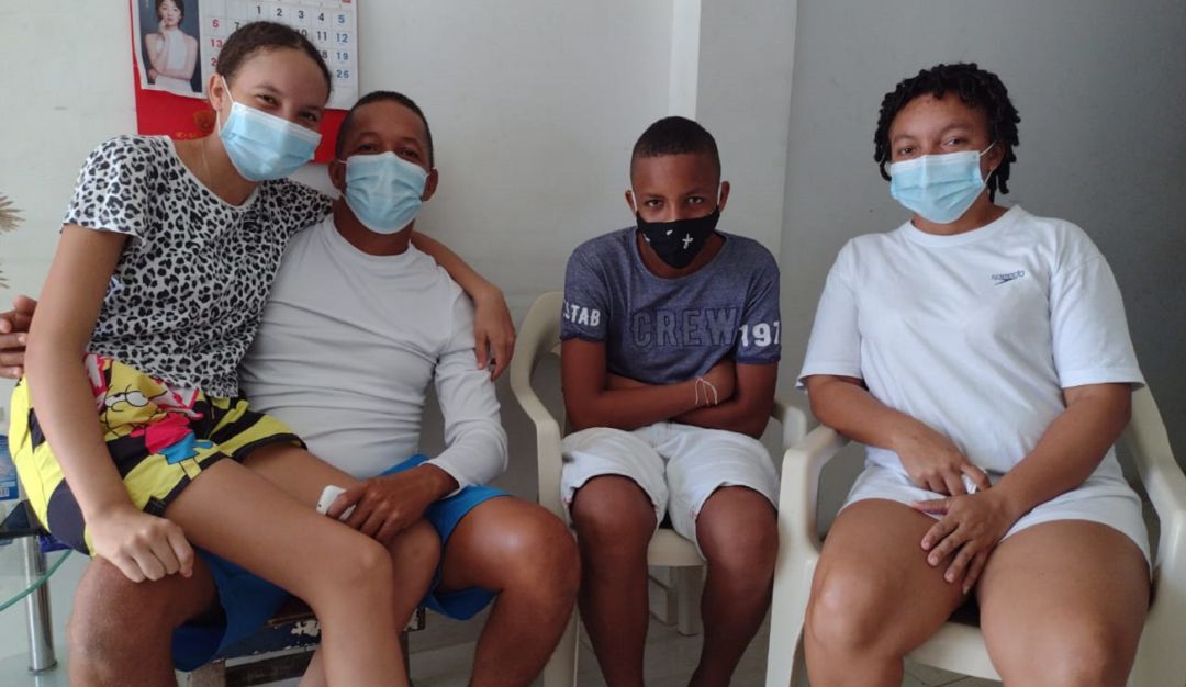 Arroyos peligrosos en Cartagena: Estamos vivos de milagro: familia que cayó en arroyo de El Campestre