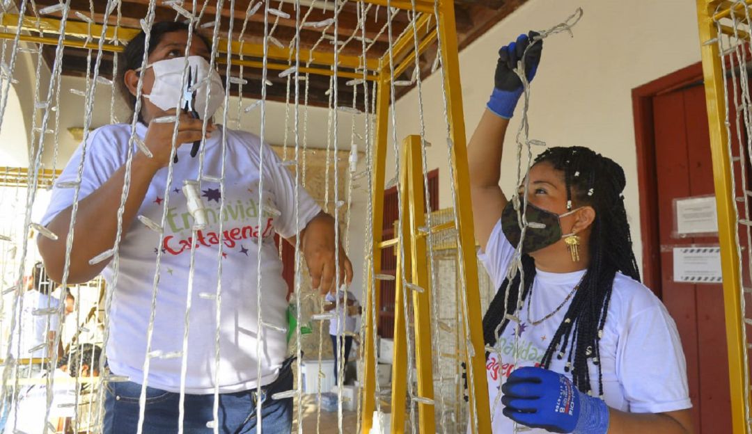 Alumbrado navideño en Cartagena: Madres cabeza de hogar, protagonistas en alumbrado navideño de Cartagena
