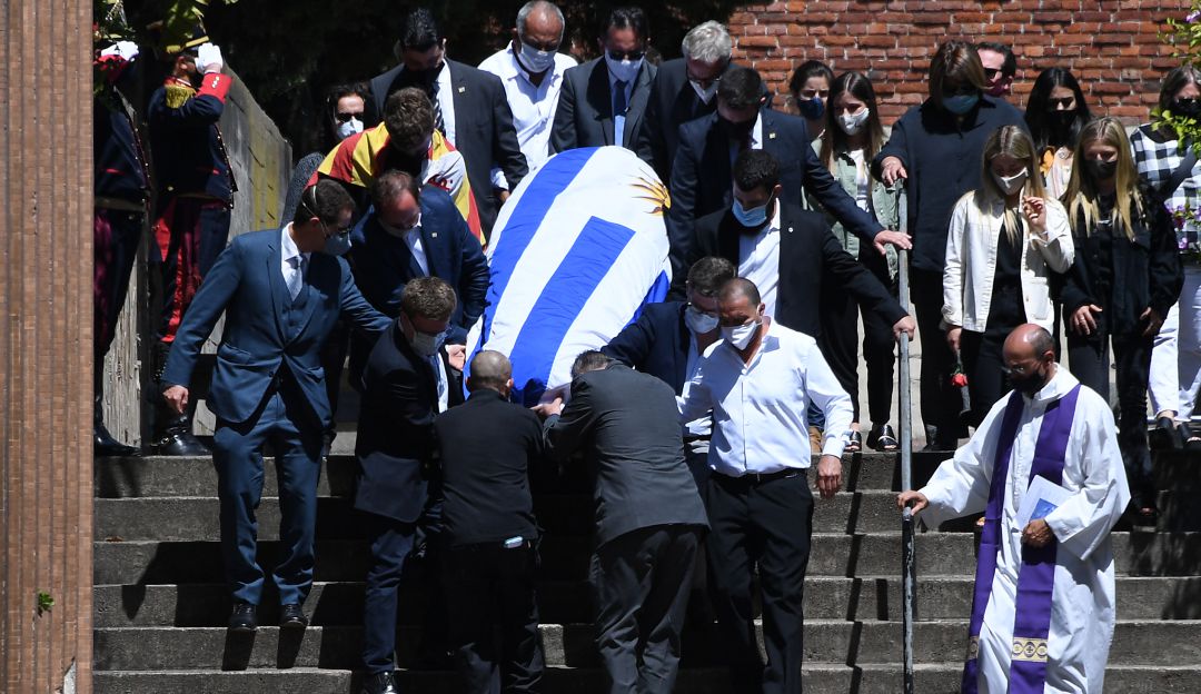 Tabaré Vázquez: En ceremonia íntima fue sepultado el expresidente uruguayo Tabaré Vázquez