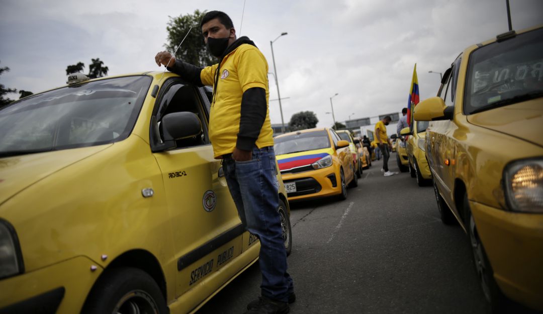 Tarifas de transporte: Taxistas inconformes con proyecto que aumenta a $4.200 la mínima en Bogotá