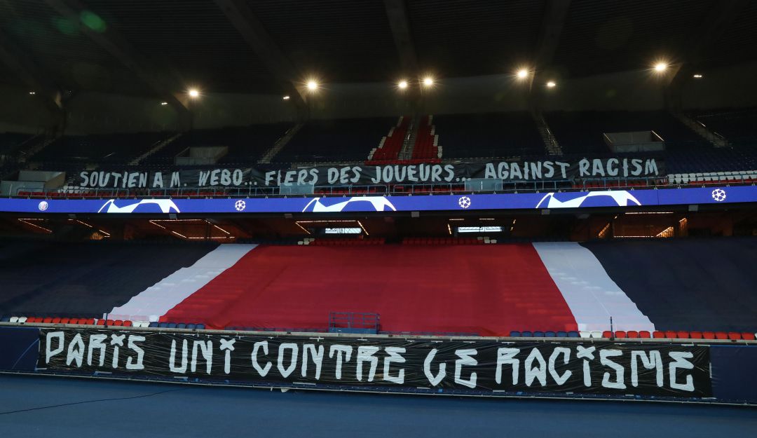 Racismo Champions: Jugadores de PSG y Basaksehir se arrodillaron contra racismo en Champions