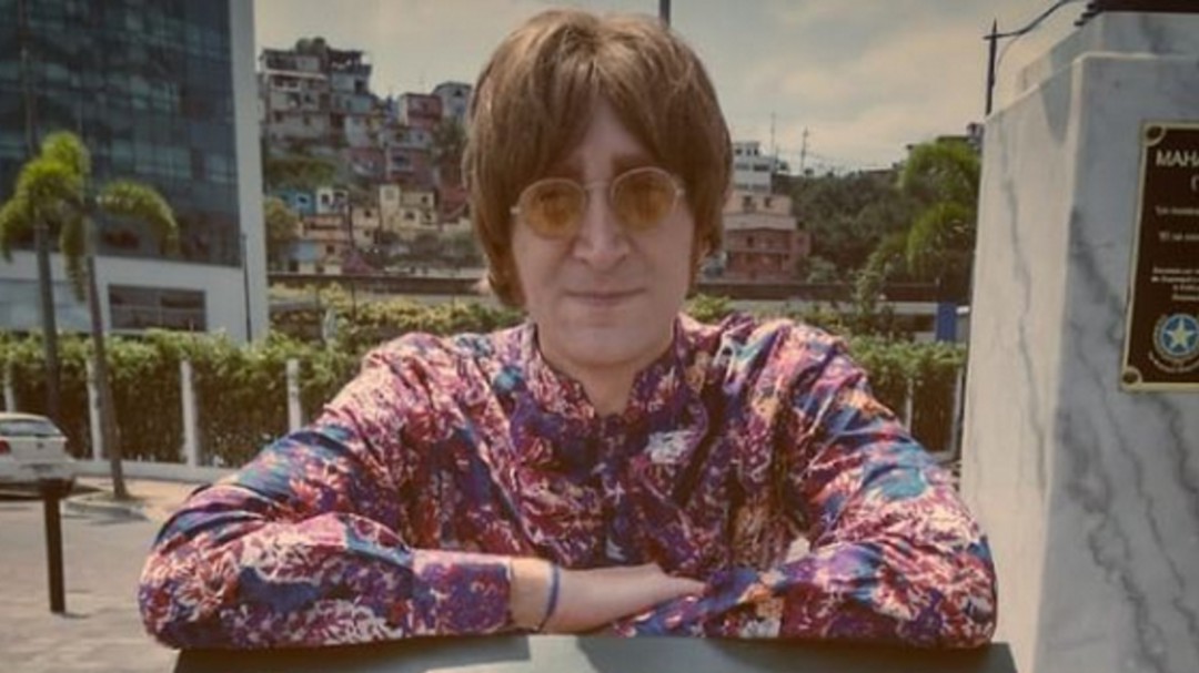 Javier Parisi, el argentino que lo hará pensar que John Lennon nunca murió