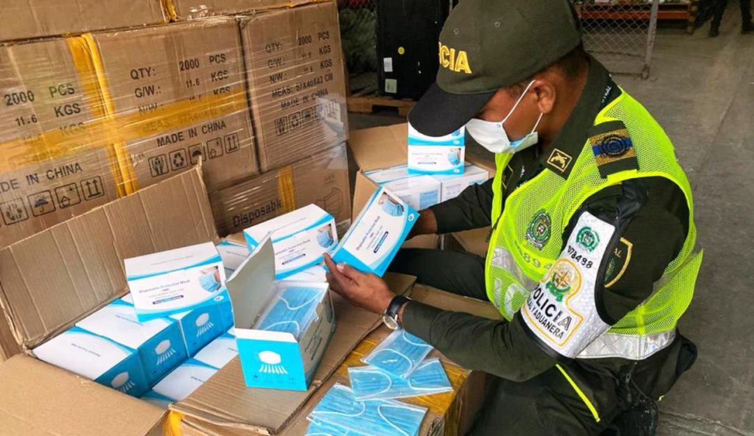 Decomisan 100 mil tapabocas: Decomisan 100 mil tapabocas que no tenían registros de control sanitario