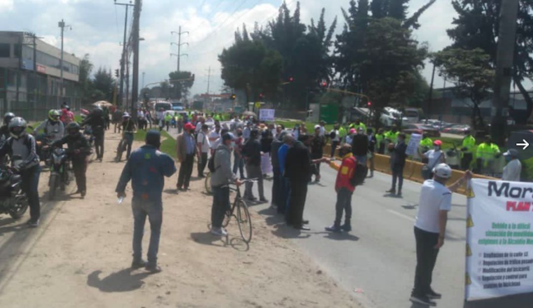 Movilizaciones Calle 13: Protestas en la Calle 13, por fuertes trancones que genera el bicicarril