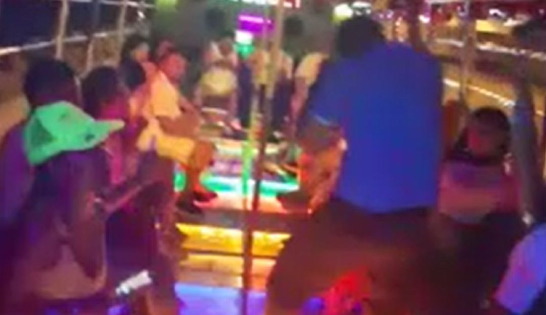 Fiesta en bus hurtado en Bogotá que era utilizado como chiva rumbera