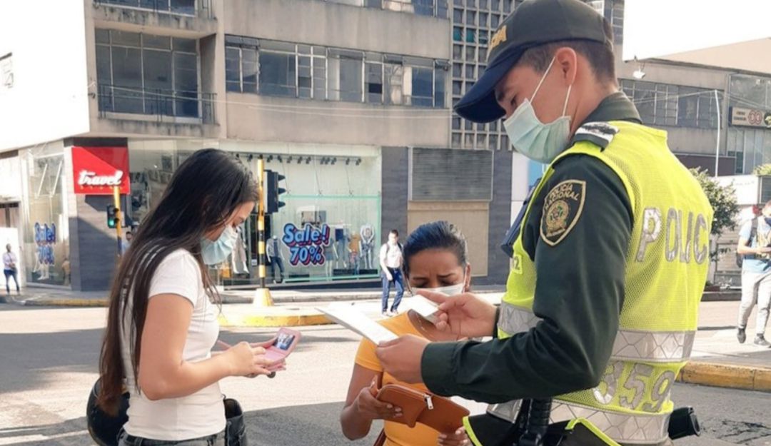 Mejoró el desempleo pero preocupan las medidas para frenar casos covid-19.
