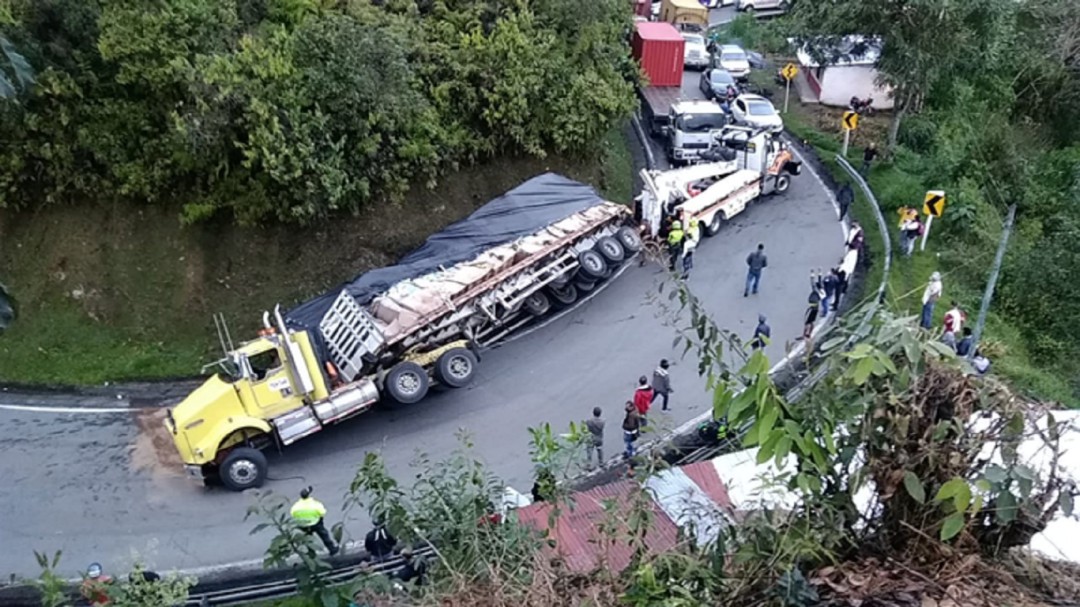 Aumentó la accidentalidad en la vía Manizales – Bogotá por el Alto de Letra
