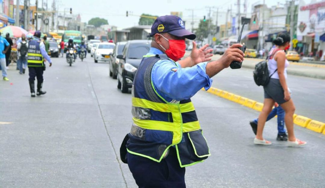 Agente de tránsito en Cartagena