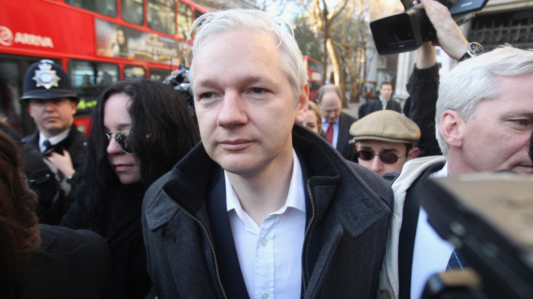 Comisaria Europea pide a Londres no extraditar a Assange a EE.UU.