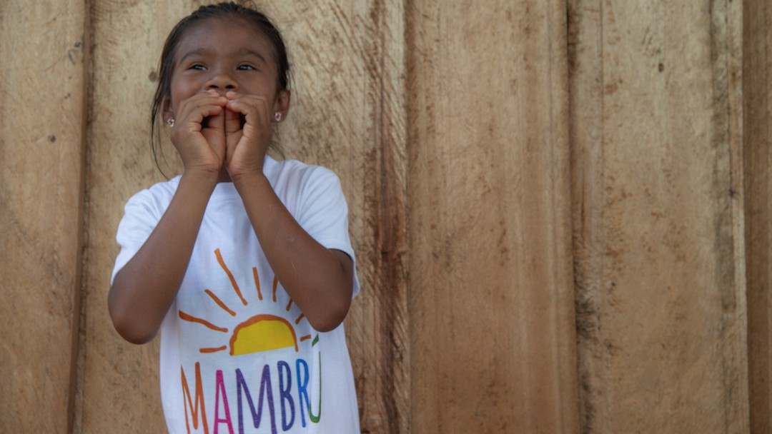 'Mambrú, este es otro cuento': la estrategia que beneficia a niños del país