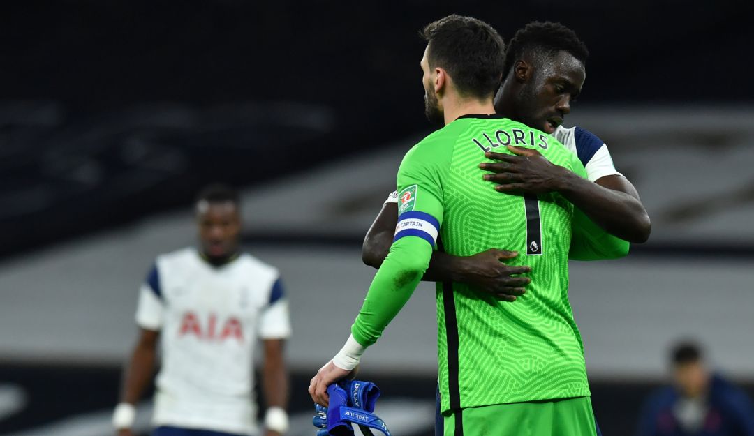 Dávinson Sánchez celebra junto al portero francés Hugo Lloris la clasificación a la final de la Copa.
