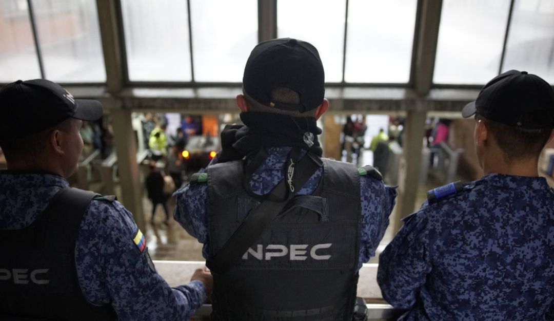 Personal del cuerpo de vigilancia del INPEC (Colprensa - Sergio Acero)