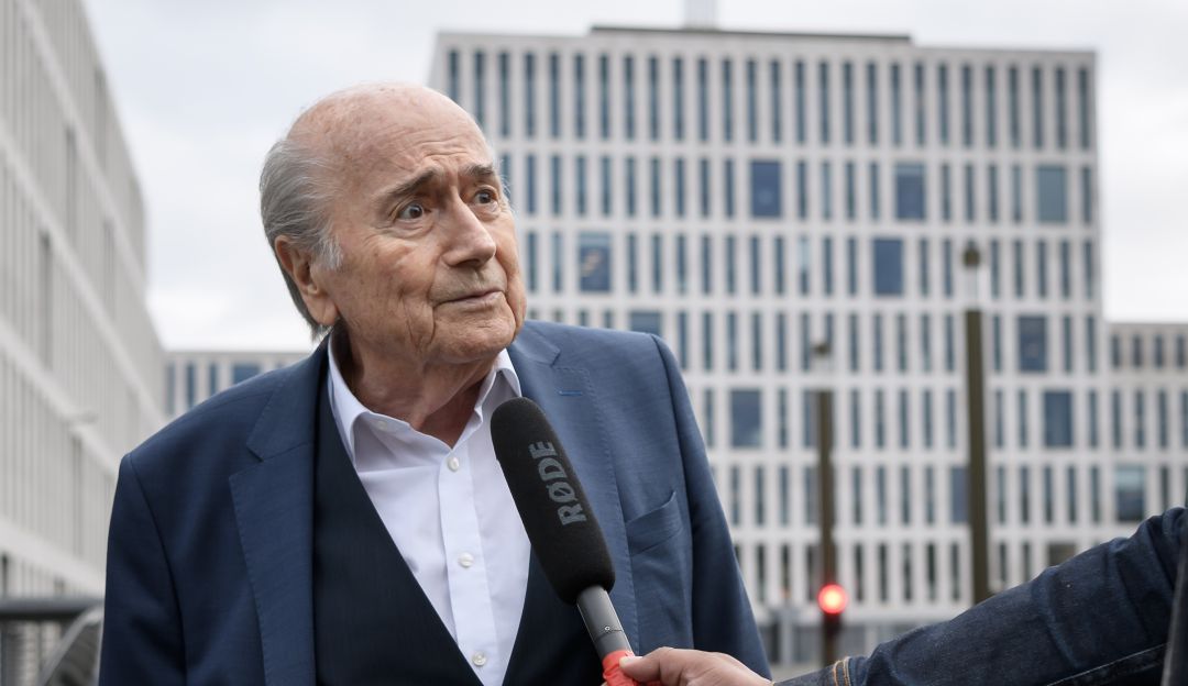 Joseph Blatter, exPresidente de la FIFA, se encuentra hospitalizado y en estado grave.