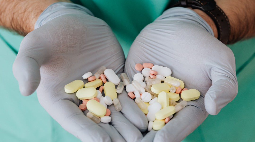 Auto prescripción aumentará resistencia a antibióticos luego de la pandemia