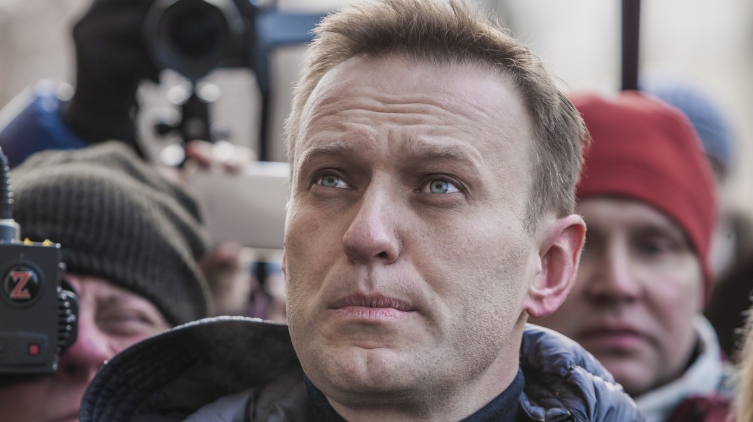 Opositor ruso Alexei Navalni, detenido al llegar a Moscú