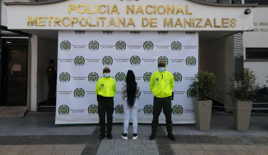 Capturada por infringir la detención domiciliaria