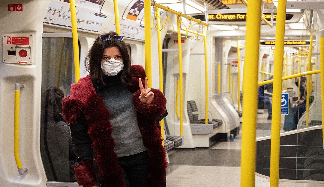 Poca afluencia de personas en el transporte público de Londres, en Reino Unido, por las medidas restrictivas de movilidad ante el coronavirus.