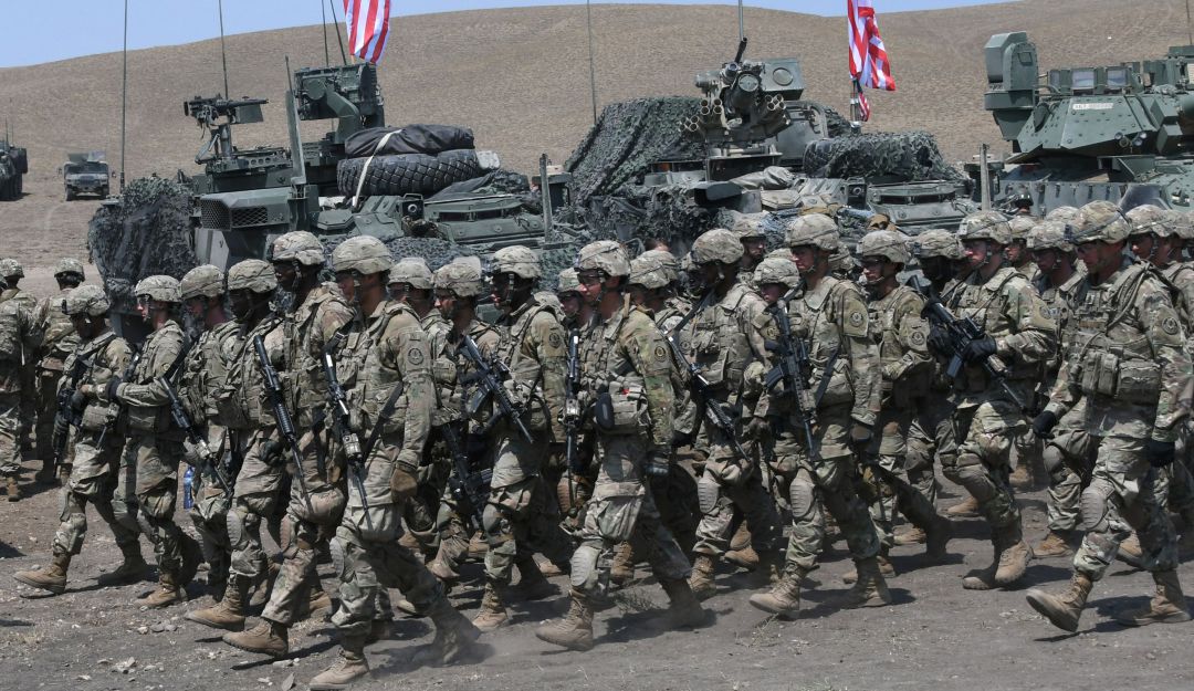 Según datos de 2016 del Departamento de Defensa de los Estados Unidos, al menos 9000 soldados se identificaban como transgenero.