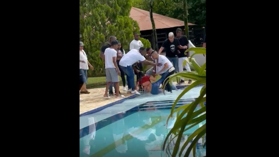 Durante una discusión, un hombre agredió e intentó ahogar a su expareja