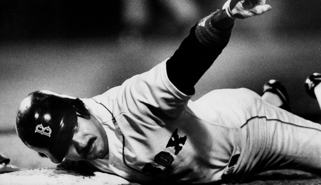 'Jackie' Gutiérrez jugando con los Medias Rojas de Boston.