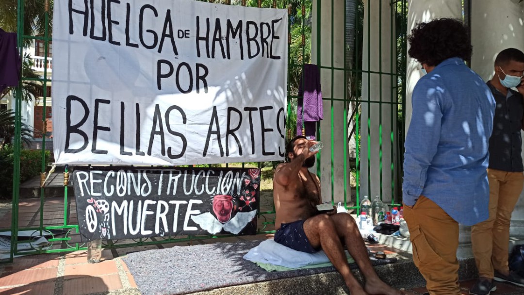 Después de una semana, Elías Lacouture levantó huelga en Bellas Artes