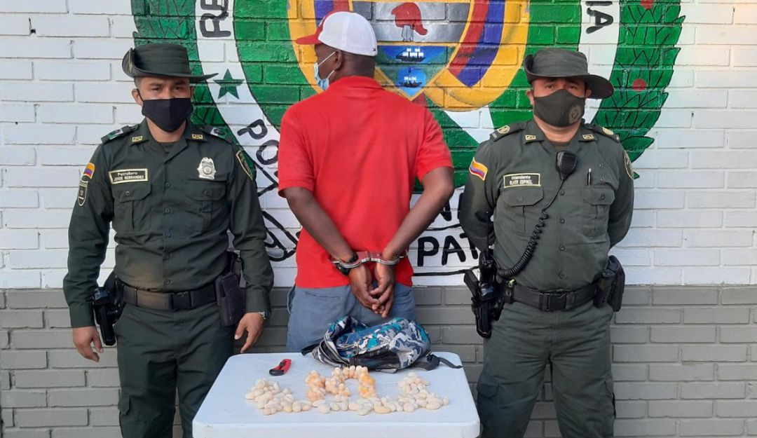 El capturado realizaba la venta en plena vía pública
