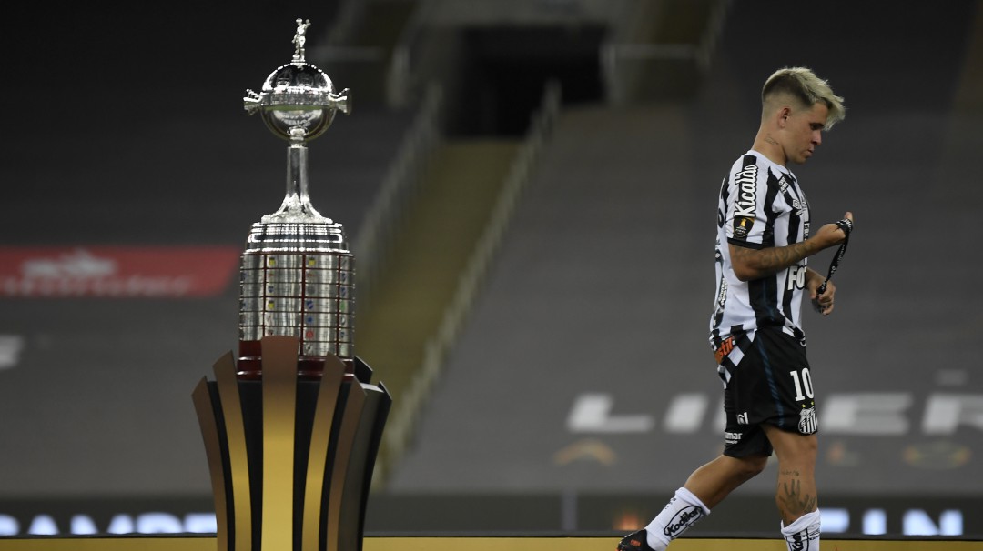 FOTOS: Llanto y tristeza entre hinchas y jugadores de Santos