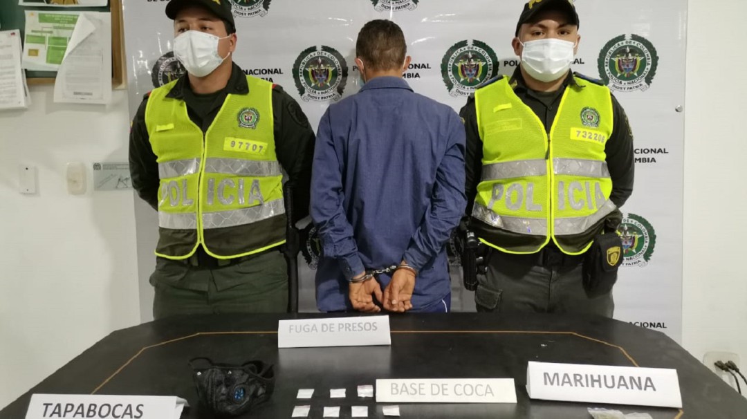 Ocultaba droga en el tapabocas para su presunta distribución