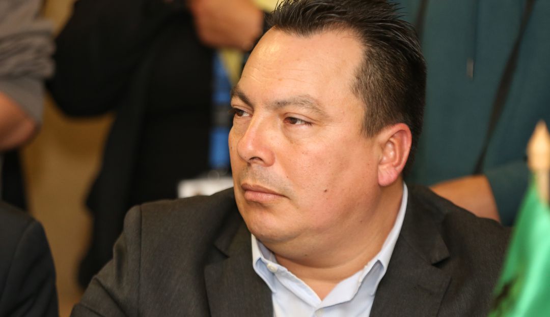 El gobernador afirmó que se encuentra estable, aunque con algunos síntomas de malestar