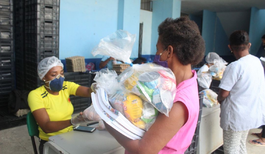 Entrega del PAE a los padres de familia
