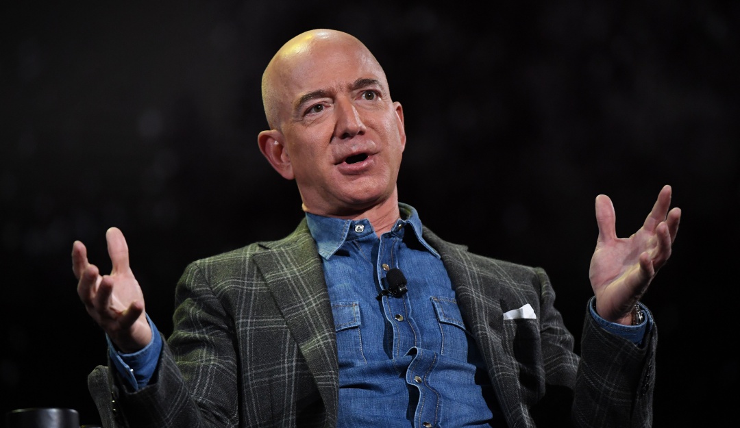 Jeff Bezos deja la dirección de Amazon