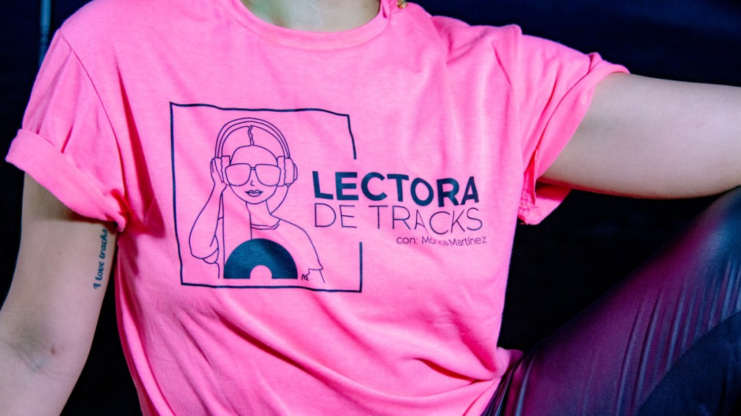 'Lectora de Tracks': El universo musical de Mónica Martínez