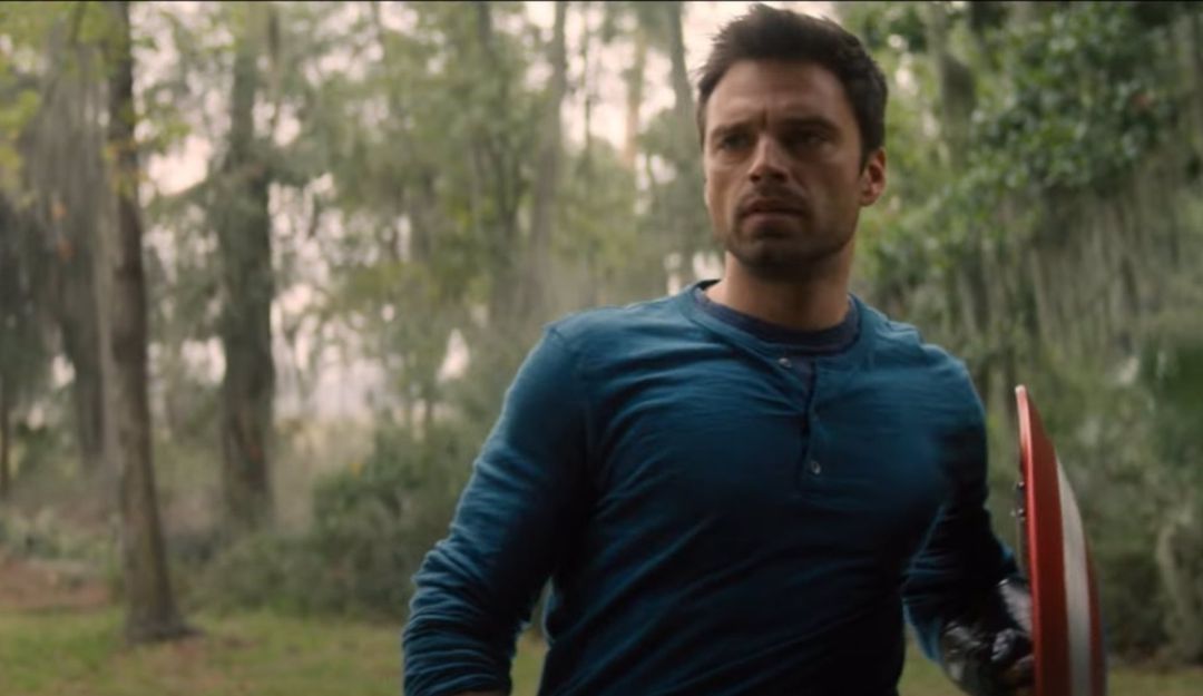 Bucky con el escudo de Capitán América en Falcon y El soldado de Invierno